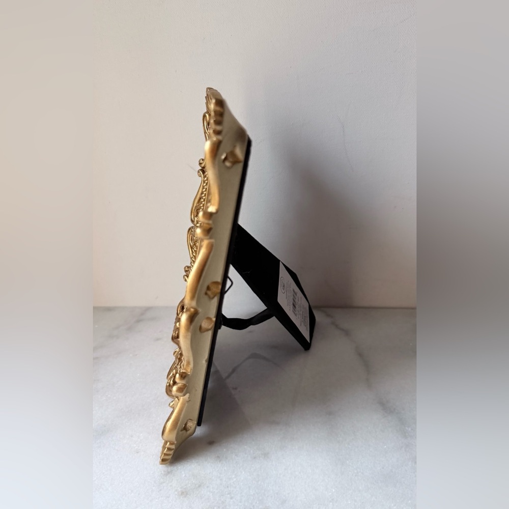Laura Ashley Elegant Gold ornate Picture Frame for 4”x6” photo - Picture 6 of 9